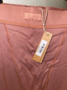 Skims ribbed High-Waist Leggings & tank top set. SOLD OUT COLOR